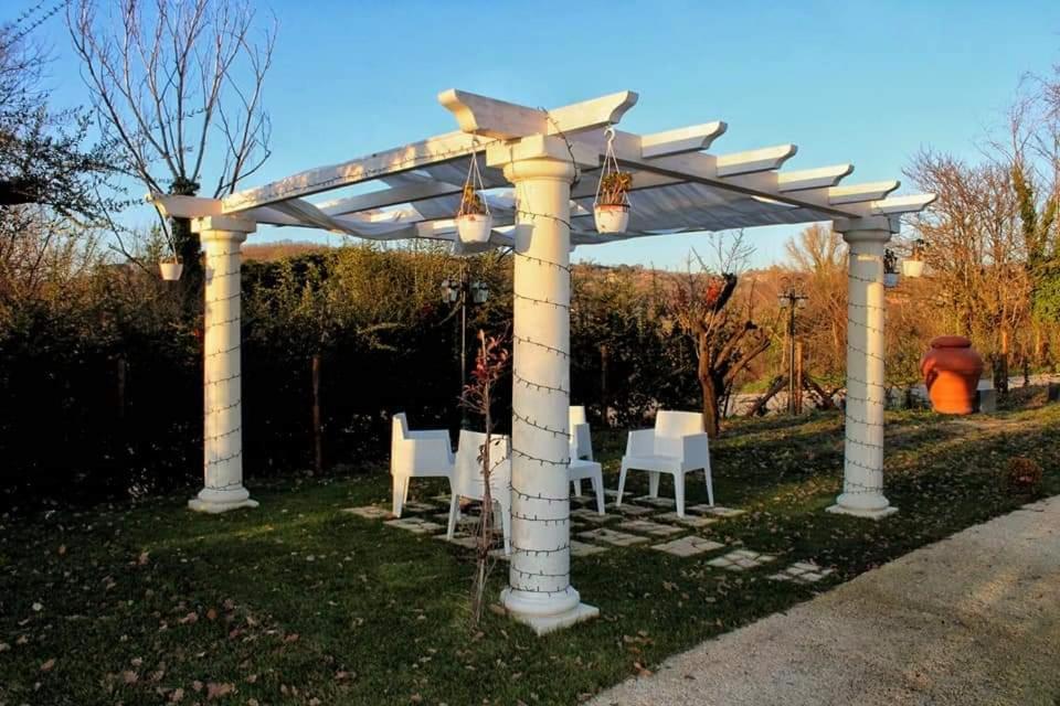 Tenuta Santo Stefano Azienda Agrituristica Santo Stefano del Sole エクステリア 写真