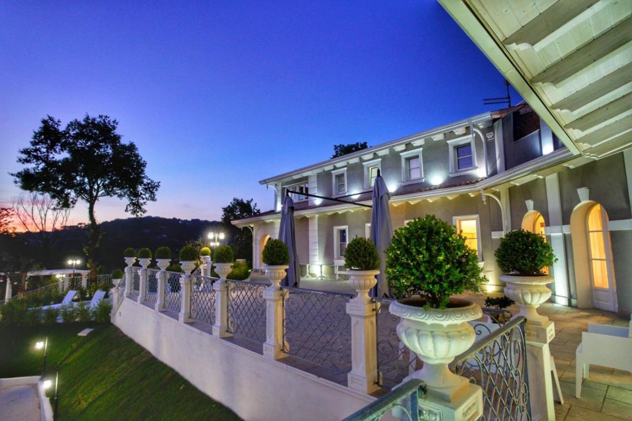 Tenuta Santo Stefano Azienda Agrituristica Santo Stefano del Sole エクステリア 写真